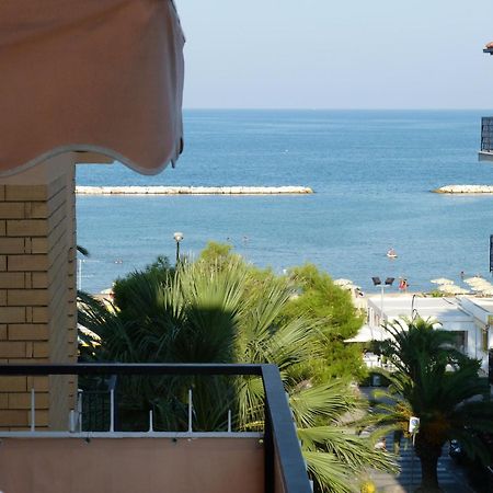 Hotel Bologna San Benedetto del Tronto Kültér fotó