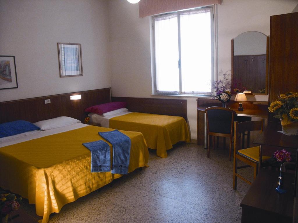 Hotel Bologna San Benedetto del Tronto Szoba fotó