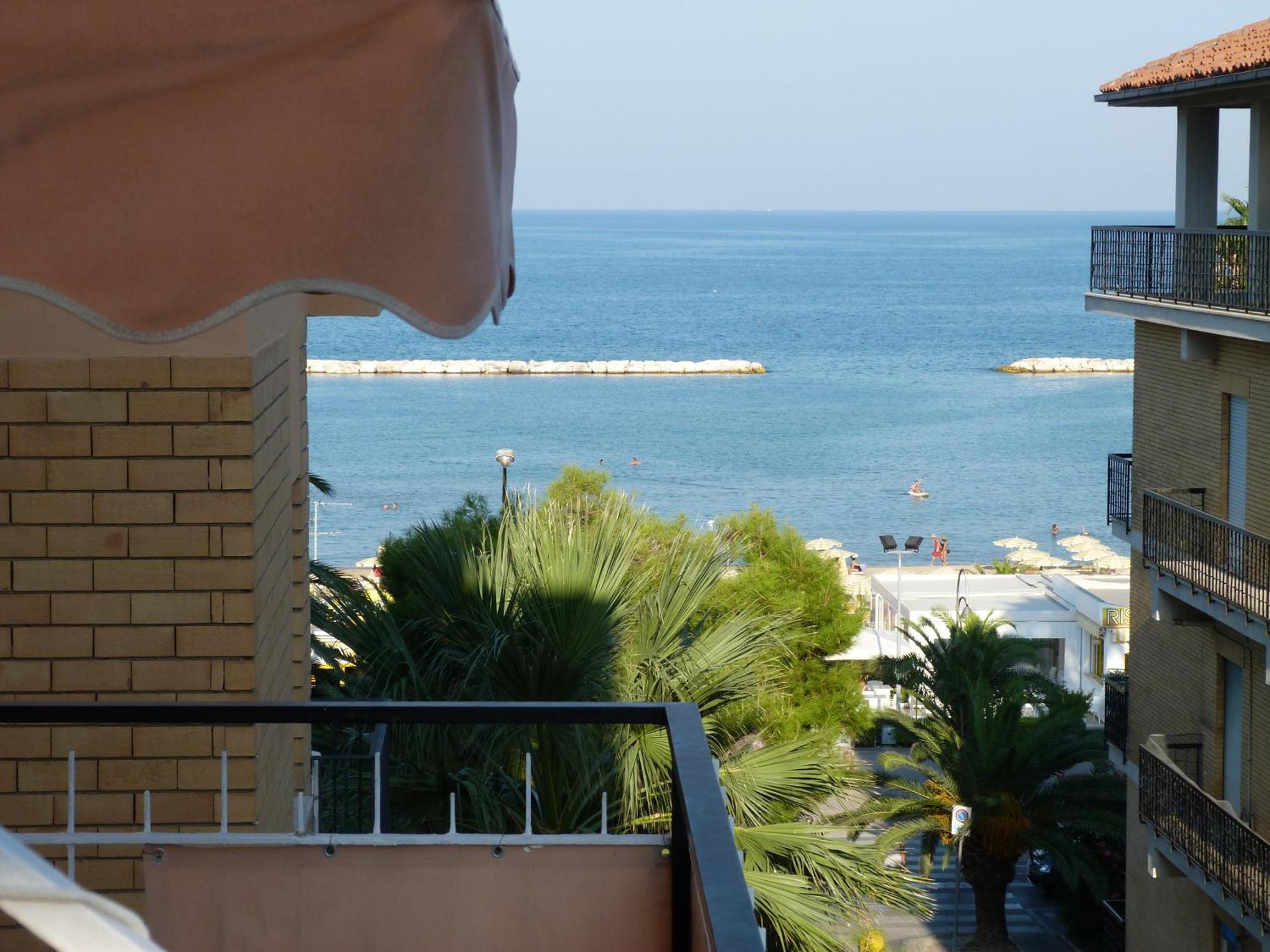 Hotel Bologna San Benedetto del Tronto Kültér fotó